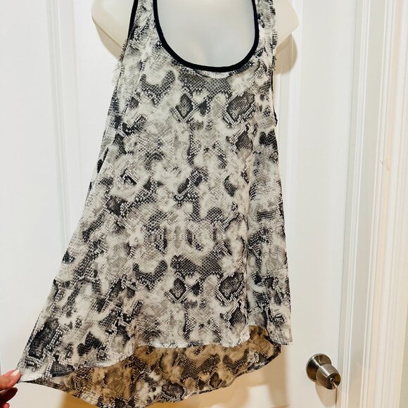 Kardashian Kolection Black & White Sheer Racerback Top, Size M - Picture 2 of 11